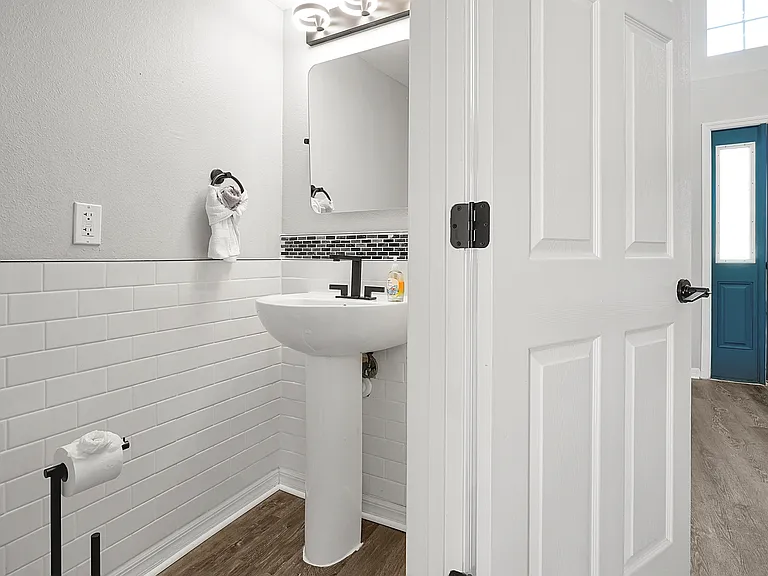 52 Perrotti Ln — Photo 7