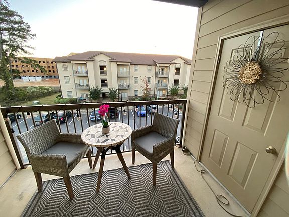 Patio/balcony with storage unit 2 bed 2 bath