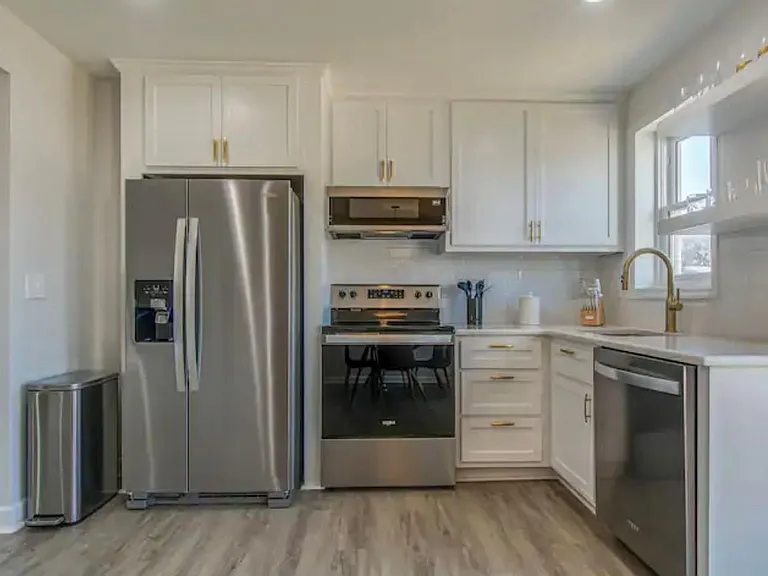 2117 Gladstone Ave — Photo 14