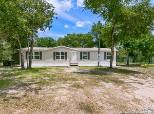 23034 Copper Canyon Dr, Elmendorf, TX 78112