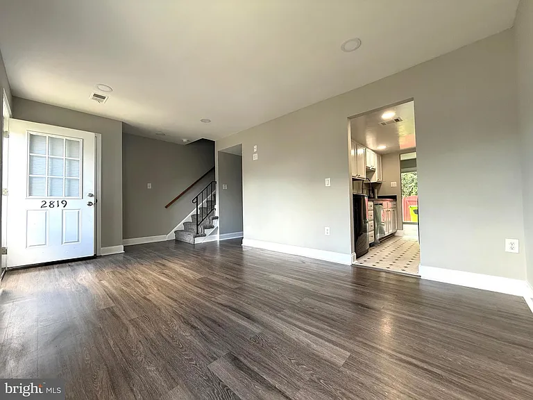 2819 Banks Ct — Photo 2