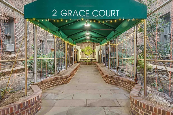 Sold by Engel and Völkers Brownstone Brooklyn | media 16