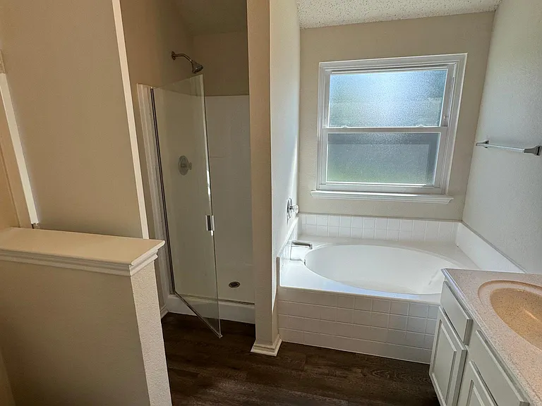 805 Sage Cir — Photo 12