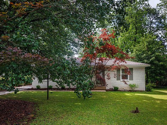 2nd image of 133 Oxmoor Rd