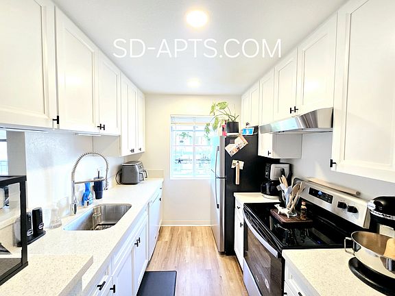 4th image of 3760 3rd Ave #V