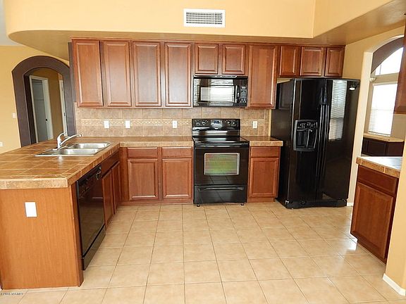 5th image of 303 W Calle Paso Suave