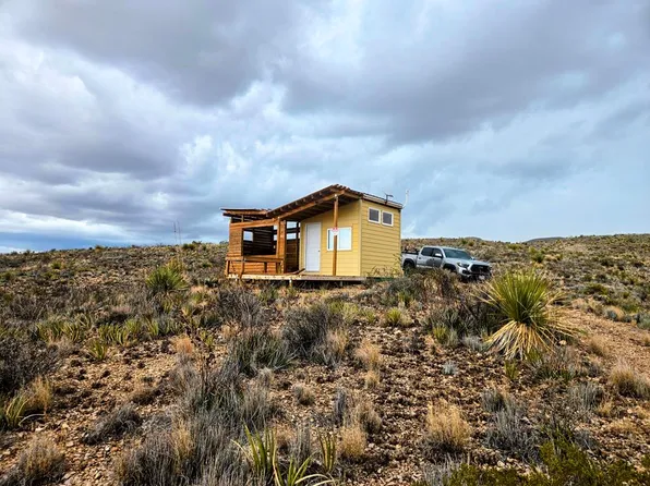 101 Martin Cutacross Rd, Terlingua, TX 79852