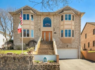 16 Sunset Dr, Nutley, NJ 07110
