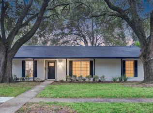 10903 Ashcroft Dr, Houston, TX 77096