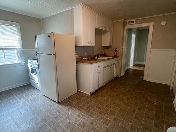 2nd image of 2824 8th Ave