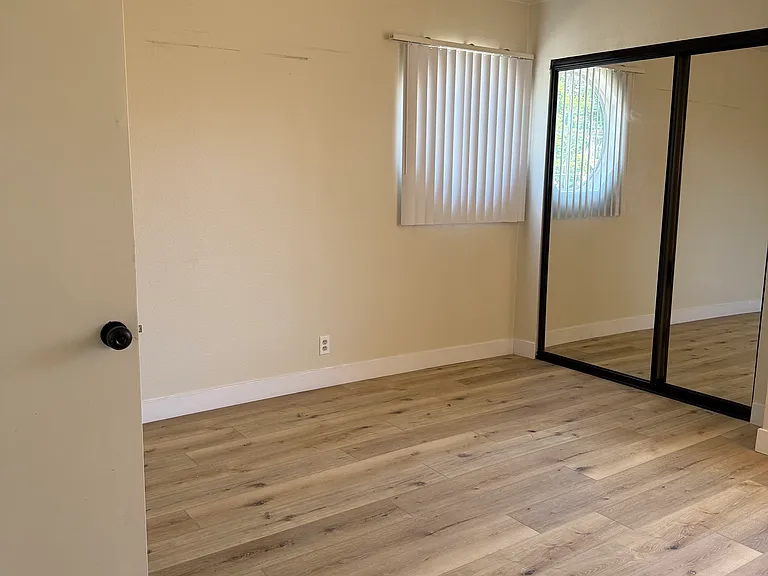1939 N Tamarind Ave #1 — Photo 8