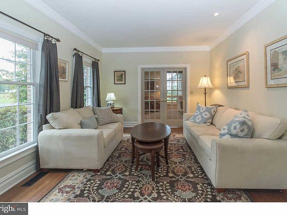 2nd image of 4560 Ash Dr