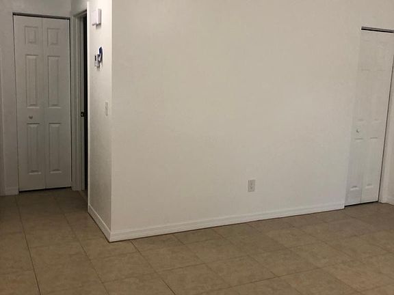 4th image of 236 Orchard St APT 4