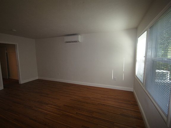 3rd image of 3301 Pacific Ave APT 4