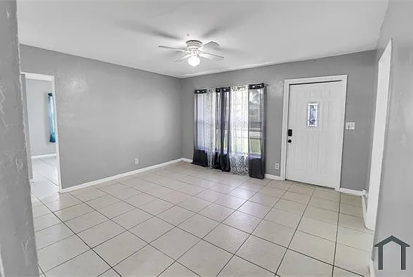 3020 NW 7th St — Photo 8