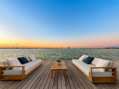 4774 N Bay Rd, Miami Beach, FL, 33140