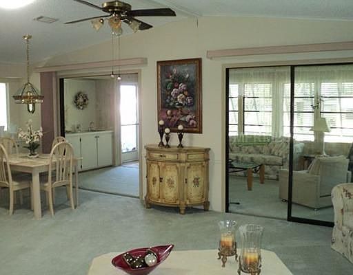 4th image of 819 Seabrooke Dr