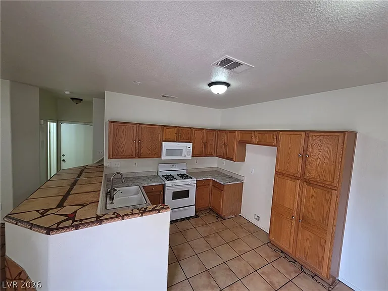 2506 Lady Elizabeth Ct — Photo 52