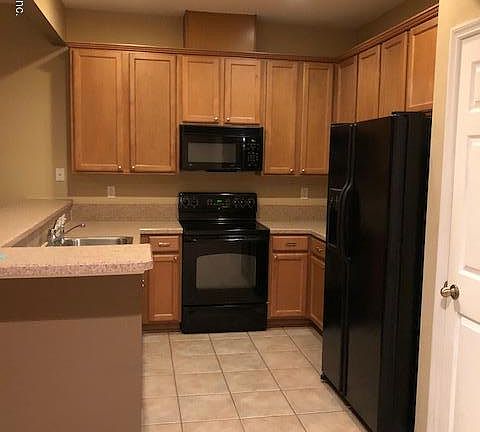 3rd image of 5970 Pavilion Dr