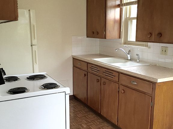5th image of 1543 2nd St APT 2
