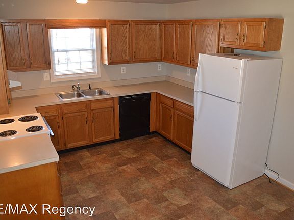 2nd image of 1768 Birch Dr