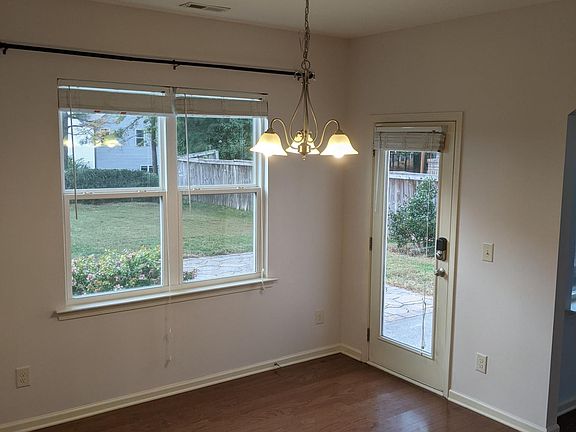 5th image of 810 Ember Dr