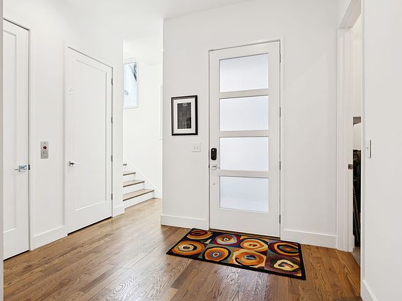 5th image of 1022B 9th Ave S