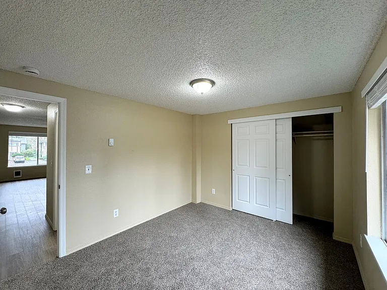 Lincoln Ave Apartments LLC — Photo 7
