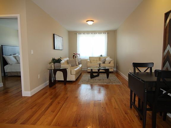 2nd image of 2012 31st St APT 6E