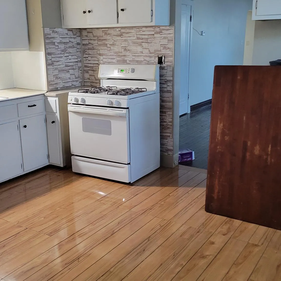 2 bed, 1000 sqft, $1,450 — Photo 3