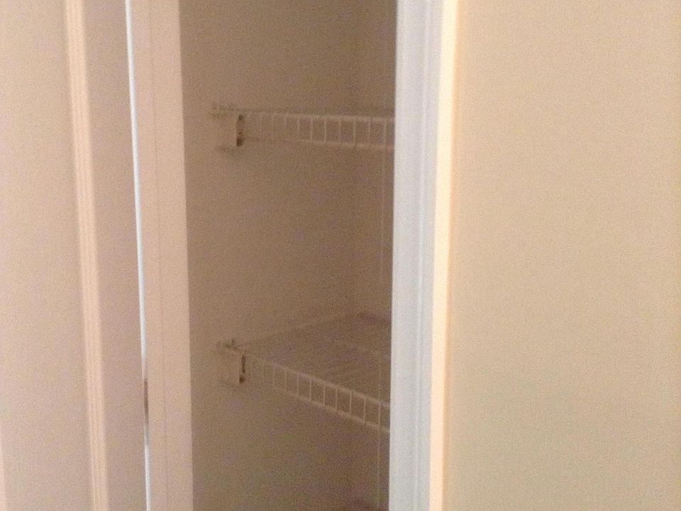 2nd image of 19 Ferguson Ct #2