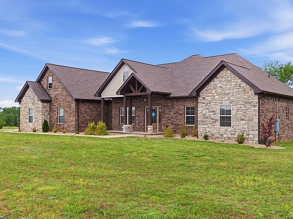 3rd image of 123 Ranchview Rd