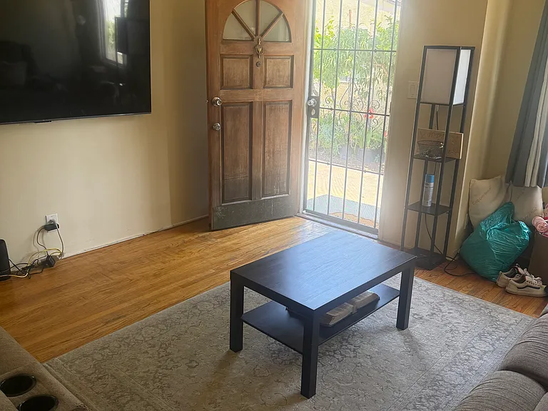 229 N Buena Vista St #C — Photo 15