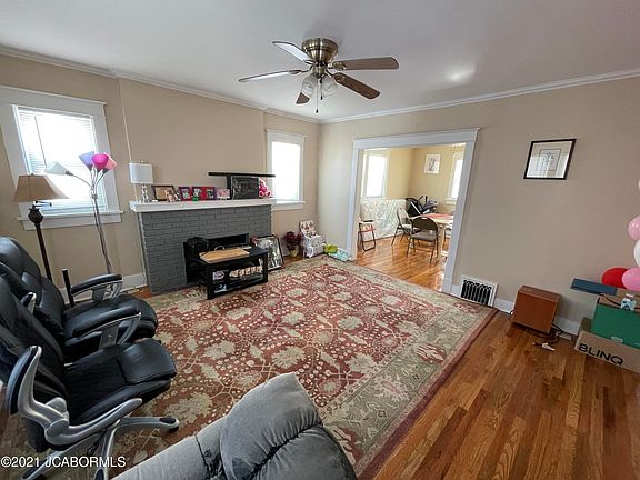 2nd image of 1815 Ella St