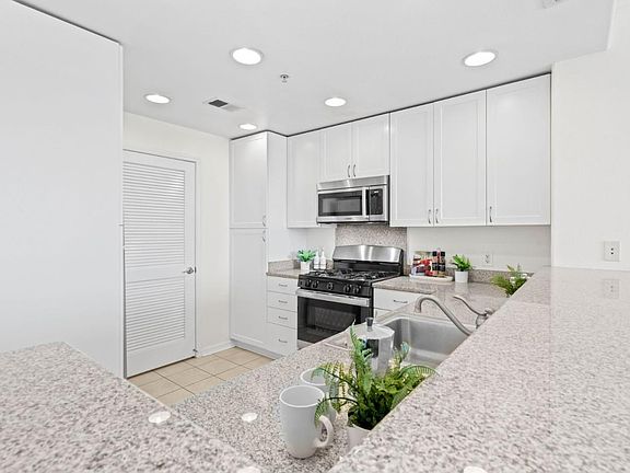 4th image of 3901 Lick Mill Blvd APT 323