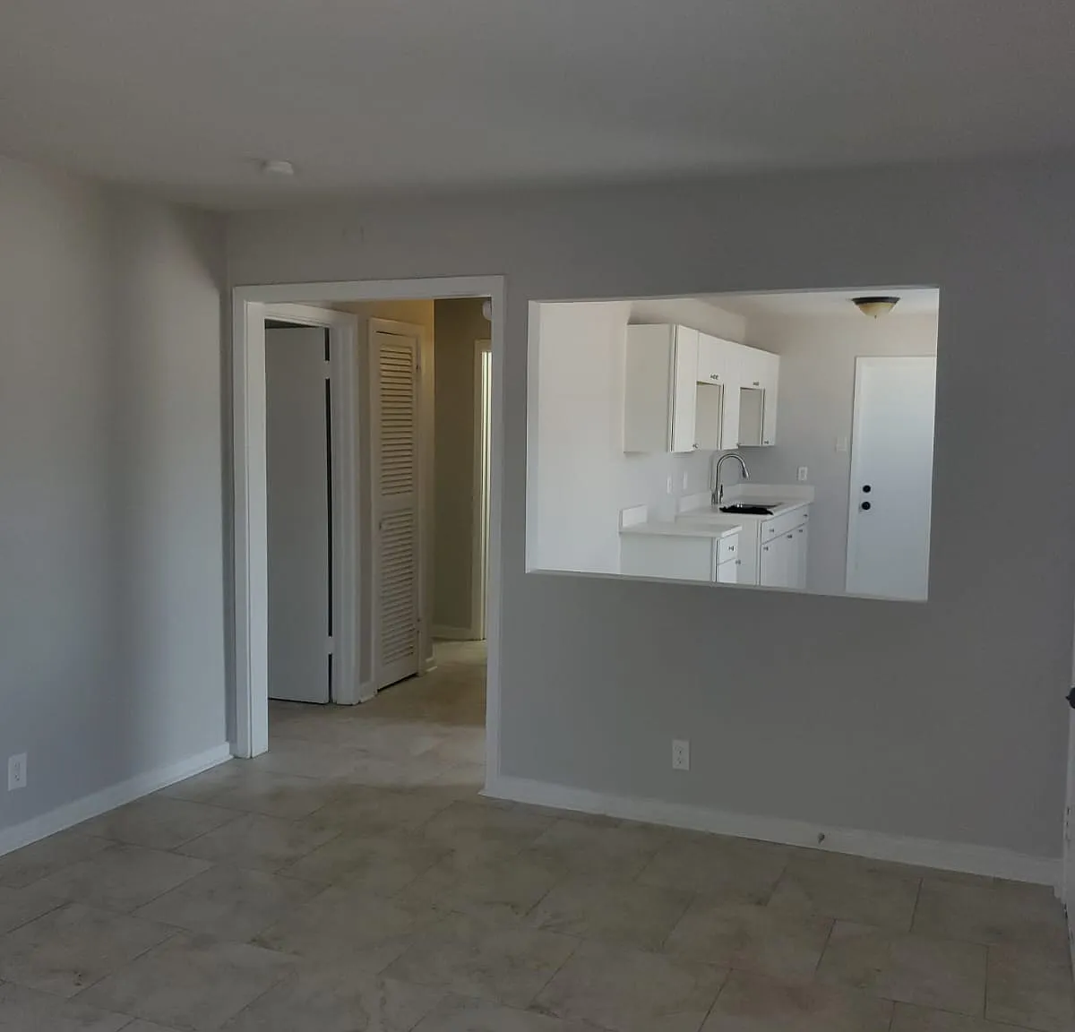 3 bed, 874 sqft, $1,590 — Photo 3
