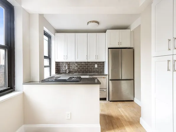 240 E 79th St APT 4A, New York, NY 10075