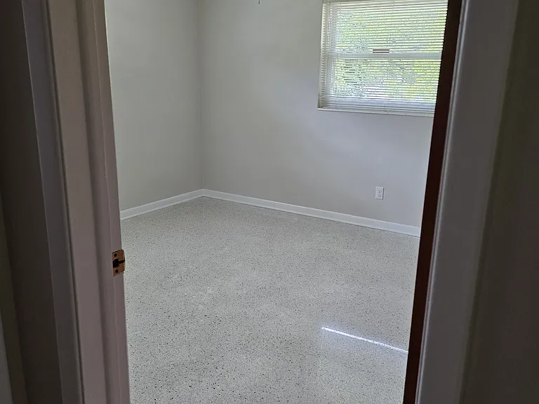 412 Sunset Rd — Photo 7