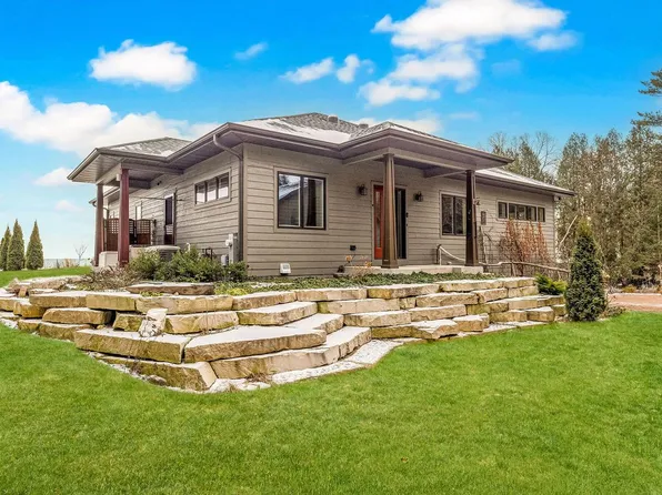 N1677 Alexander LANE, Oostburg, WI 53070