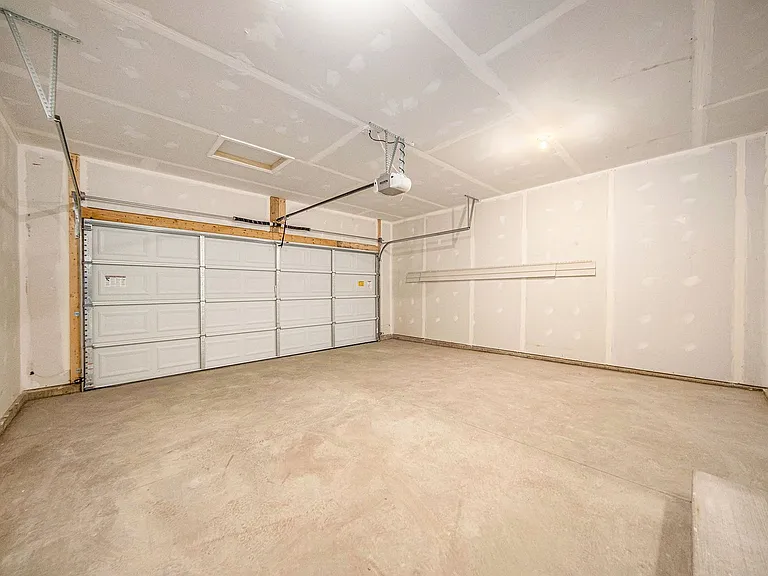 1027 Maple Ave — Photo 13