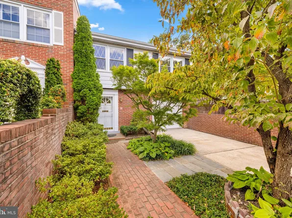 3816 12th St S, Arlington, VA 22204