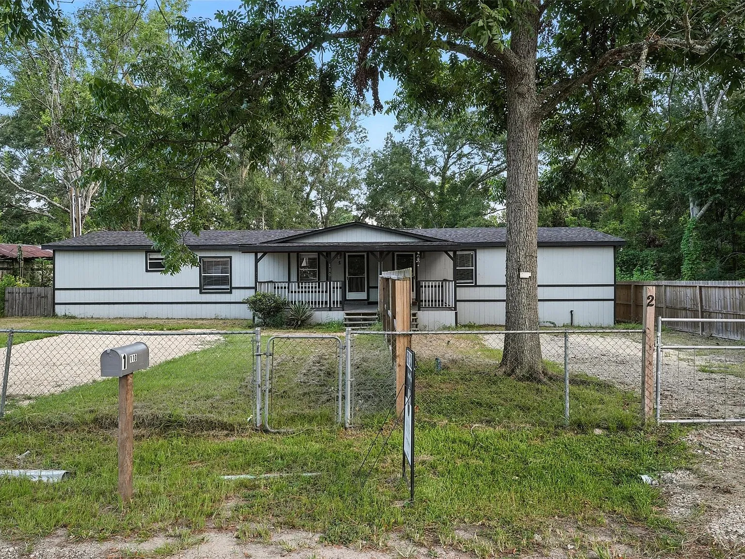 3 bed, 2.0 bath, 1200 sqft, $1,100 — Photo 2