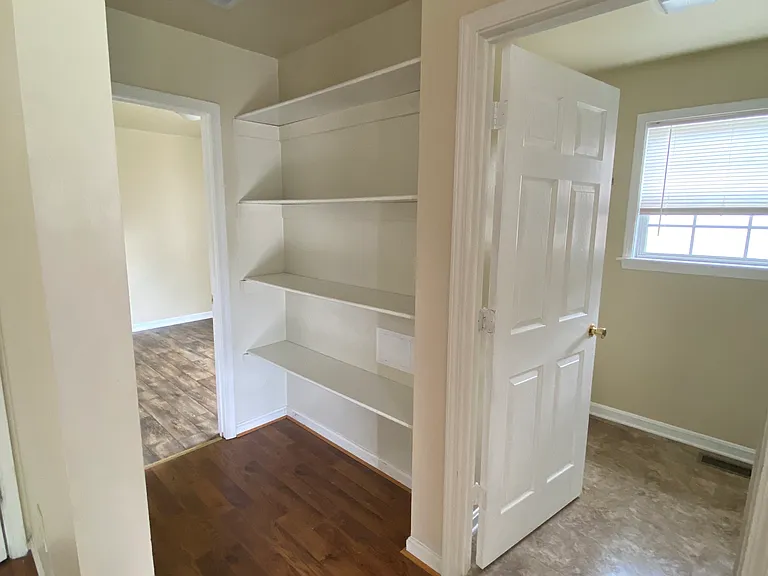 1727 Baird St — Photo 10