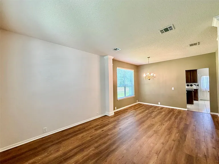 7426 Maple Run Dr — Photo 5