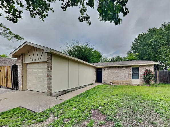 2445 McAdoo Ln, Fort Worth, TX 76131