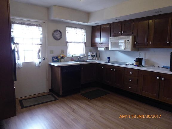 4th image of 680B New Castle Ct