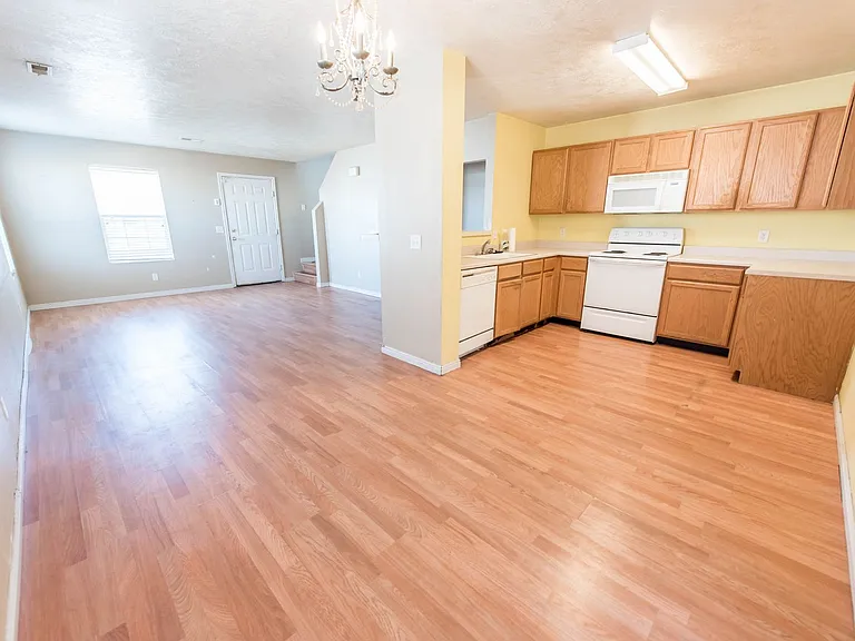2037 N 2125 W — Photo 11