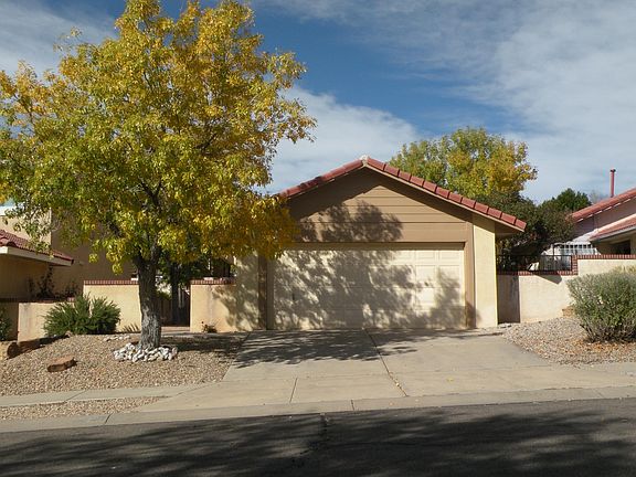 2nd image of 10215 Casador Del Oso NE