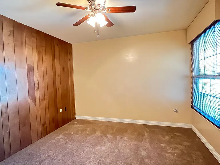 5532 Peacock Ln — Photo 11