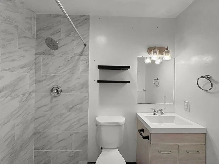 552 Luna Dr — Photo 9
